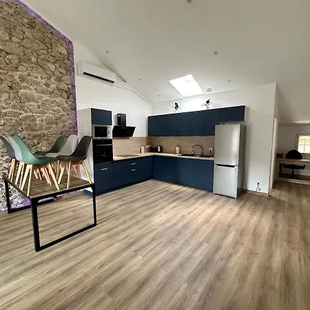 Appartamento Large Renovated In The Heart Of