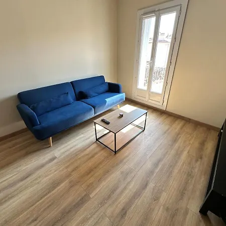 Large Renovated In The Heart Of *