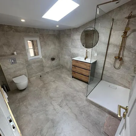Appartamento Large Renovated In The Heart Of *