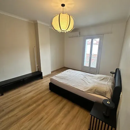 Apartment Large Renovated In The Heart Of *